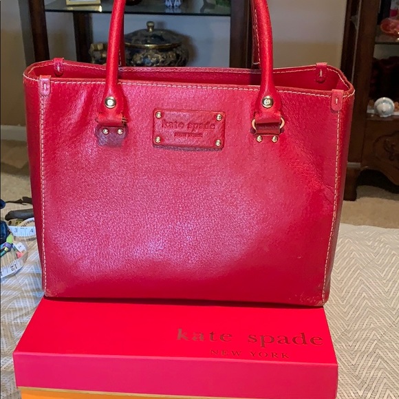 Beautiful Kate Spade ♠️ red handbag - Picture 2 of 8